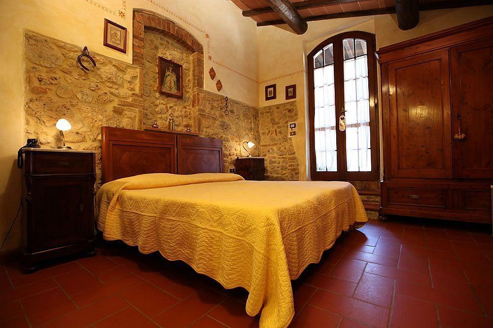 Agriturismo Casanova Di Pescille San Gimignano Exterior foto